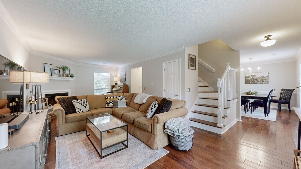 Building Photo - 604 Old Lebanon Dirt Rd