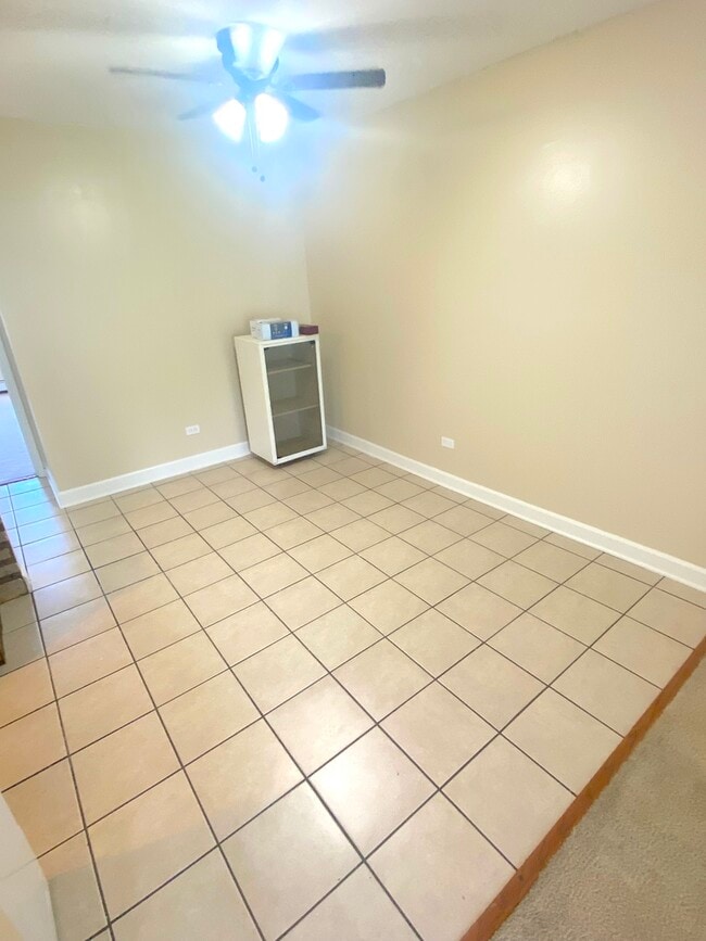 Building Photo - 1412 Willow Ln