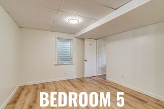 Building Photo - 9341 Hoffman Way