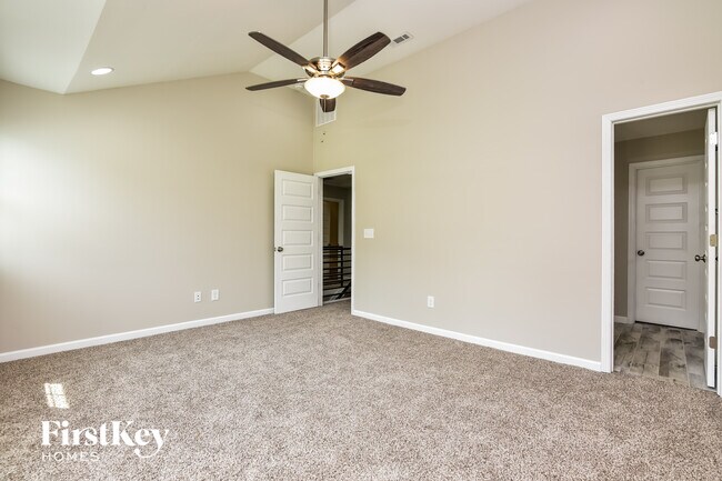 Building Photo - 6188 Leverett Dr