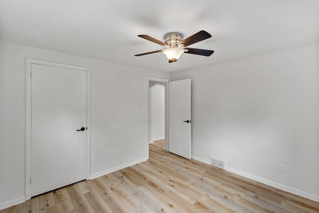 Building Photo - AVAILABLE AUGUST 1ST!! DON'T MISS THIS 3 B...