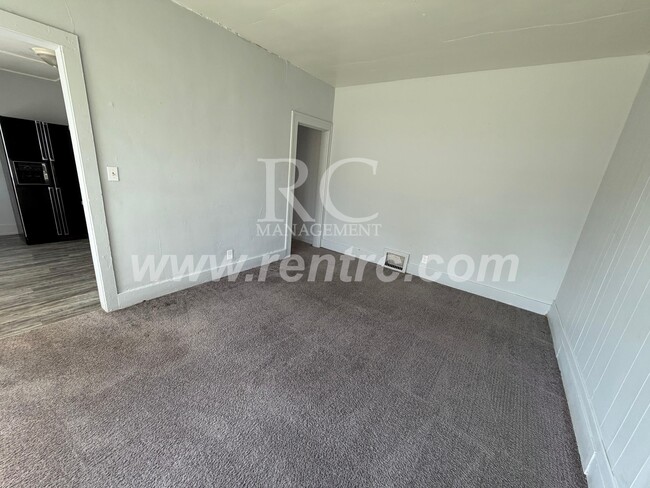 Building Photo - 504-2 Franklin-