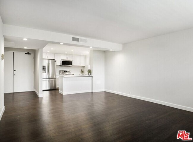 Building Photo - 10535 Wilshire Blvd
