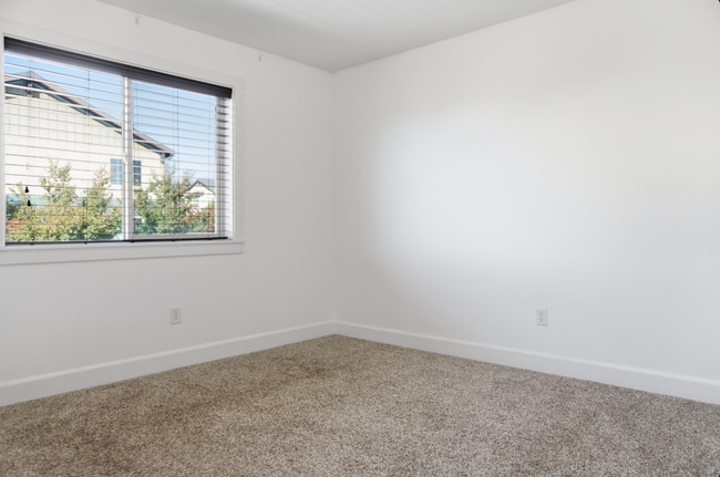 Building Photo - 1259 SilverCrest Dr
