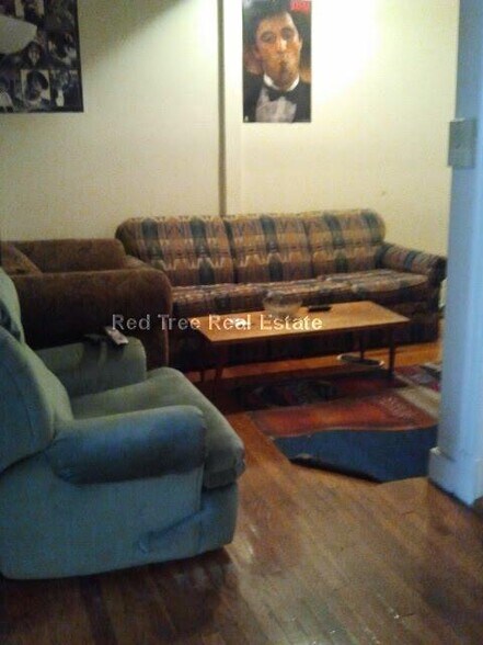 Primary Photo - 126 Warren St