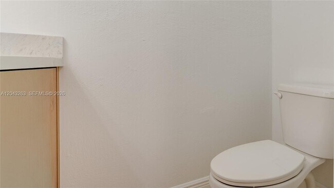 Building Photo - 500 SW 51st Ct