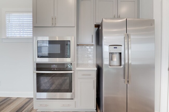 Building Photo - Light & Bright 4BR 3BA house in Tryon, Wak...