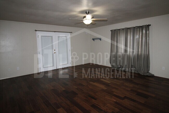 Building Photo - Beautiful Duplex in Kimberling City - Util...