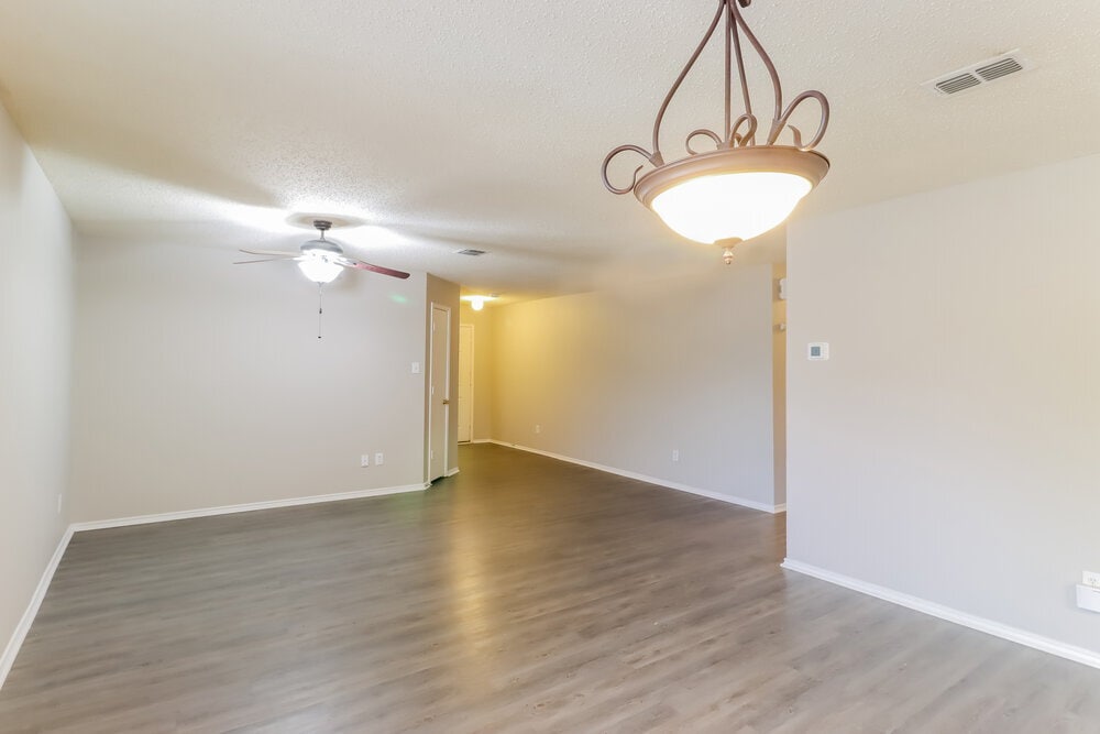 Building Photo - 3826 German Pointer Way