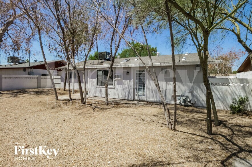 Building Photo - 1707 S Hardy Dr