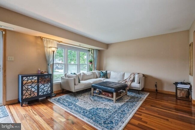 Building Photo - 104 Apley Dr