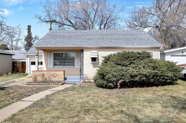 Building Photo - 2318 Templeton Gap Rd