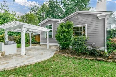 Building Photo - Cozy 3-Bedroom Retreat with Spacious Livin...