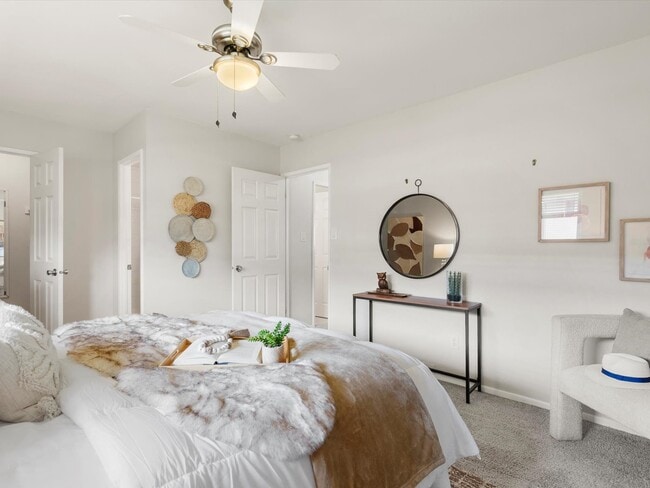 Building Photo - 9264 Mansfield Ave