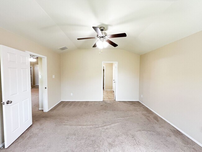 Building Photo - Available NOW!! Beautiful 1 story, 3 bedro...