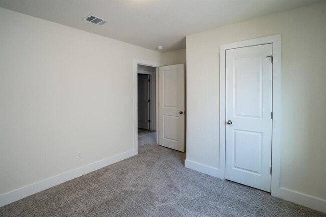 Building Photo - 113 Furlong Dr