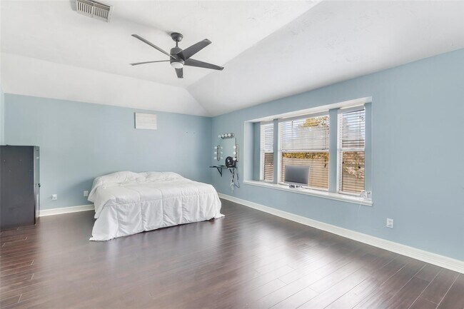 Building Photo - 18042 Noble Forest Dr