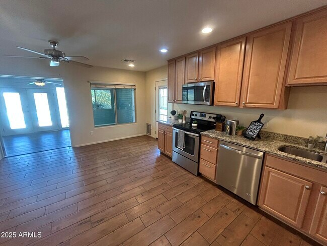 Building Photo - 14017 N 38th Dr