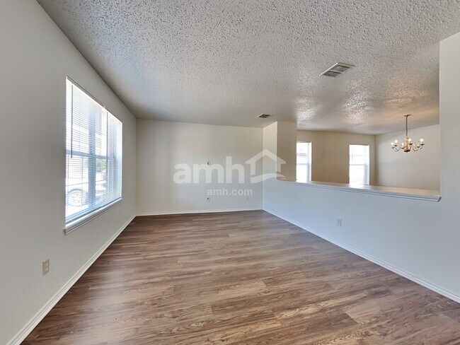 Building Photo - 4809 Palm Ridge Dr