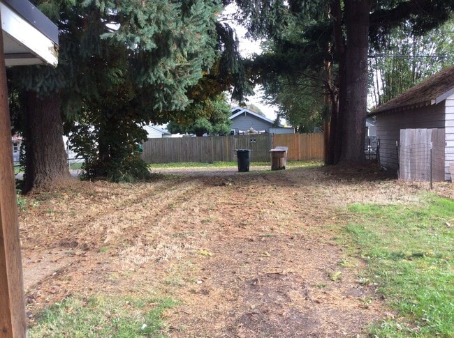 Building Photo - 332 20th Ave