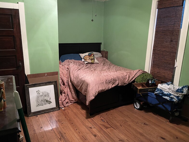 Building Photo - 924 West Kirkwood Avenue