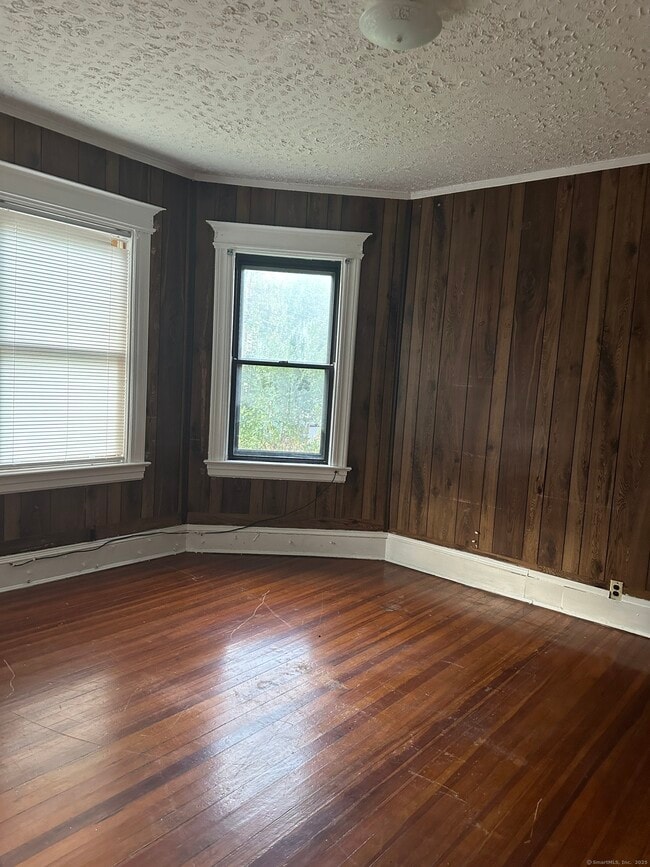 Building Photo - 54 Cabot St