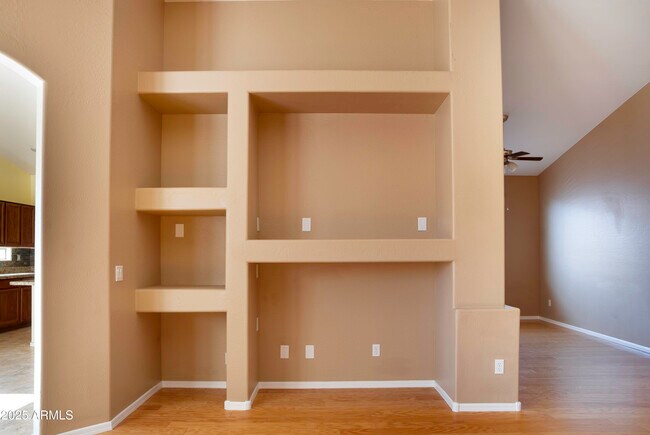 Building Photo - 46011 W Keller Dr