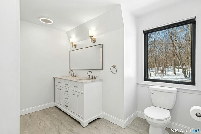 Building Photo - 95 Louises Ln