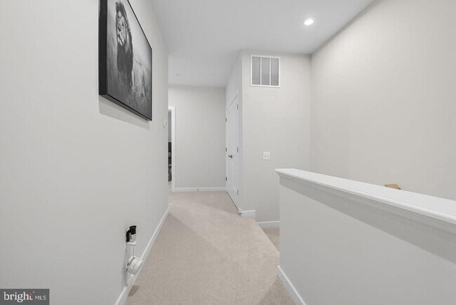 Building Photo - 707 Thomas Ln