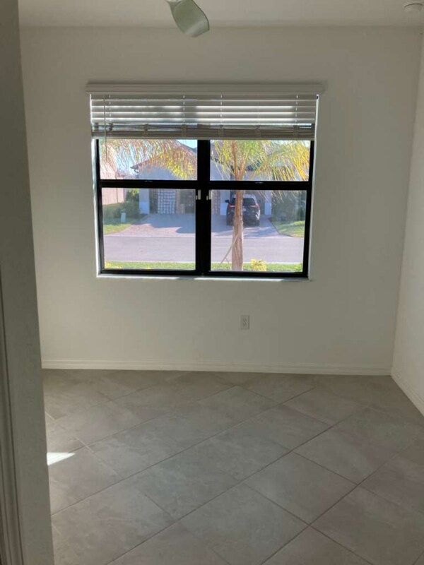 Building Photo - 3261 Altimira Dr