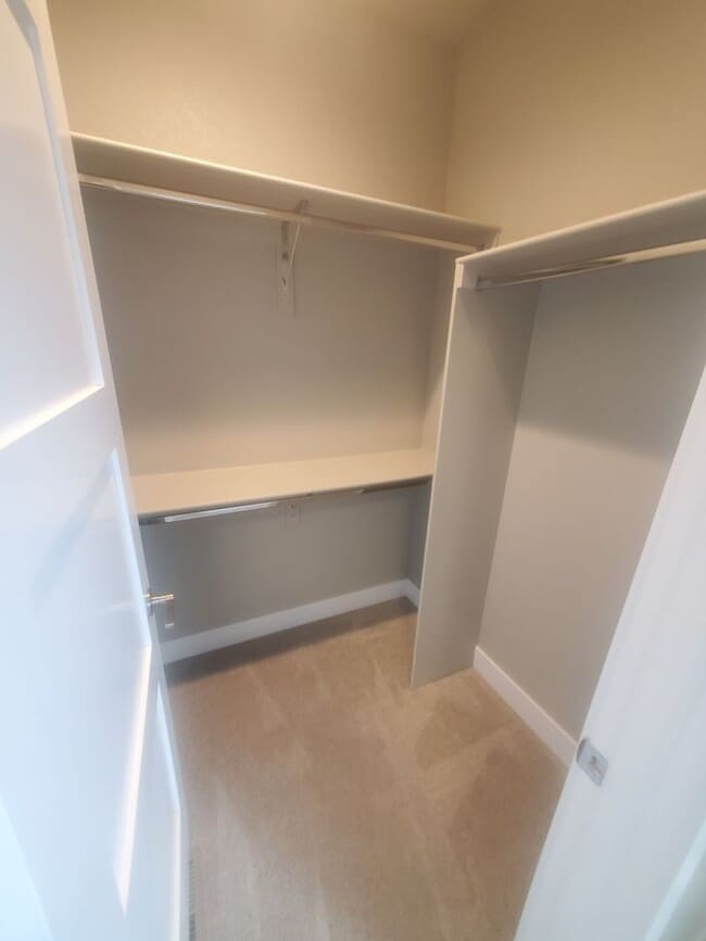 Building Photo - Beautiful and Updated 2BR Townhome With At...