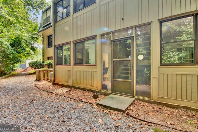 Building Photo - 12 Vista Square NW