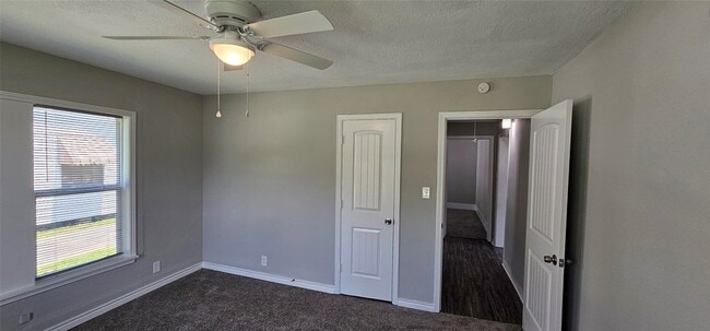 Building Photo - 215 San Jacinto St