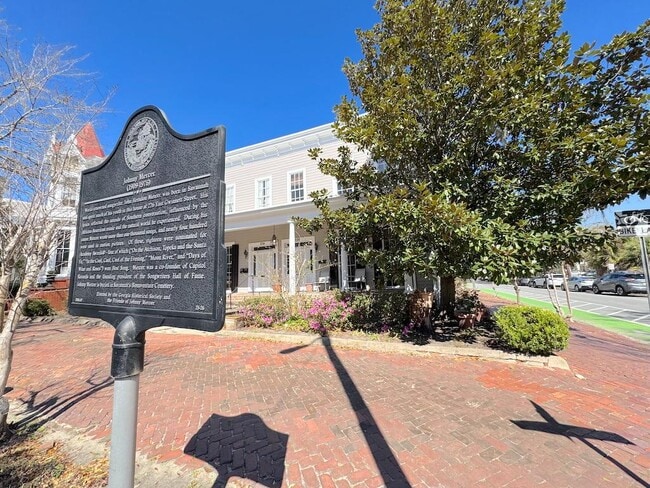 Building Photo - 226 E Gwinnett St