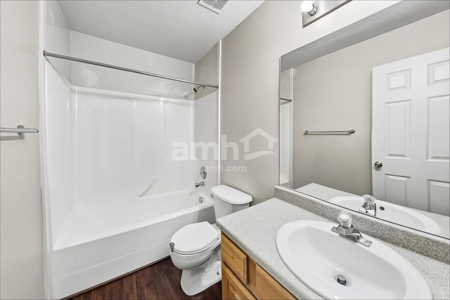 Building Photo - 2530 Cimmaron Dr