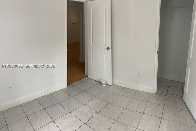 Building Photo - 5920 SW 59th St