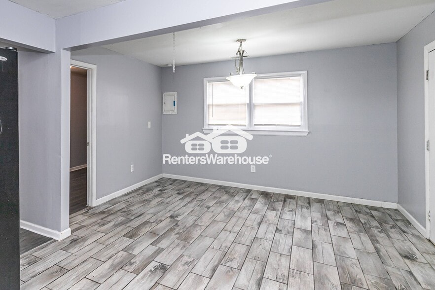 Building Photo - 10741 Cambridge Ave