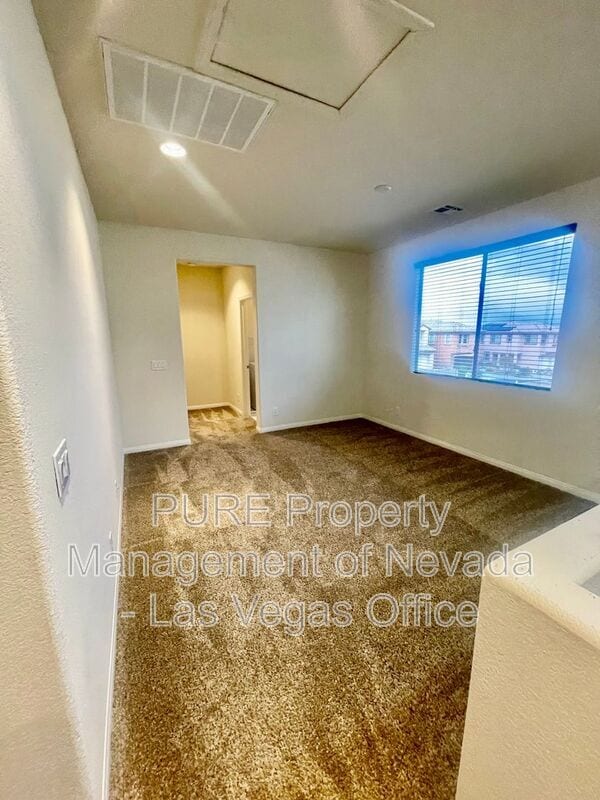 Building Photo - 117 Castle Course Ave