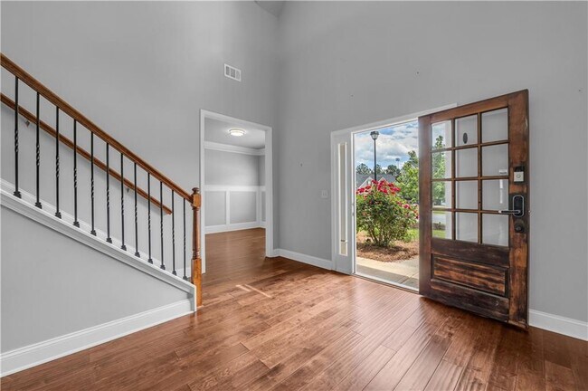 Building Photo - 304 Red Cap Cir