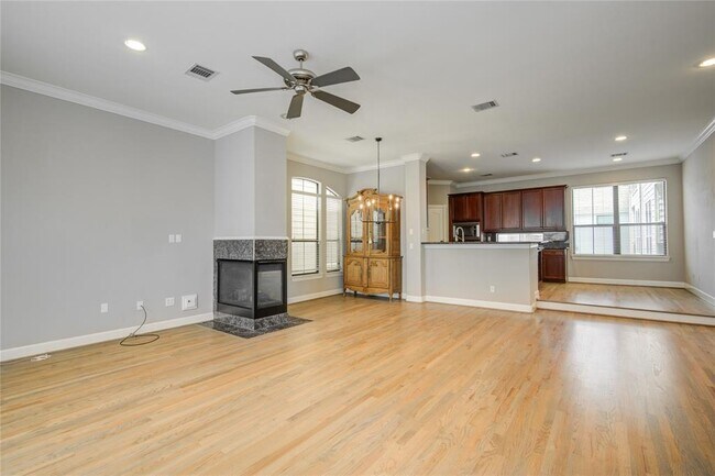 Building Photo - 5510 Blossom St