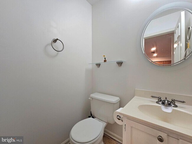 Building Photo - 5939 Heatherwood Ct