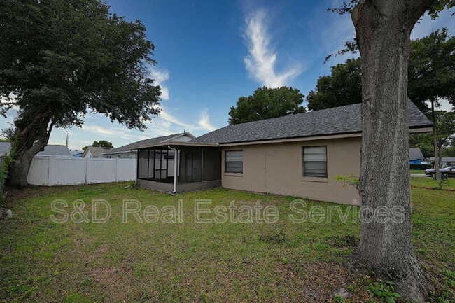 Building Photo - 1018 Sunshine Way SW