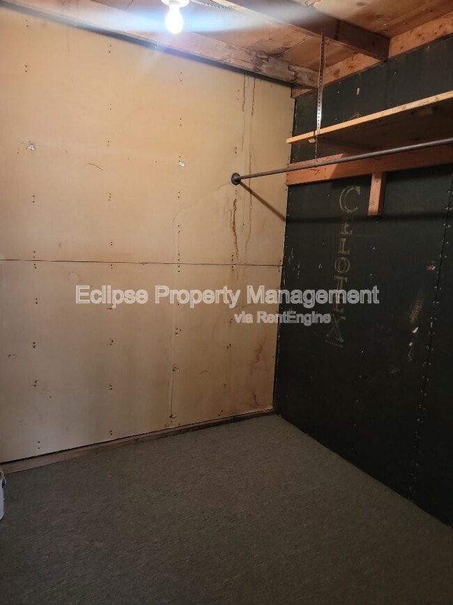 Building Photo - 805 3rd St