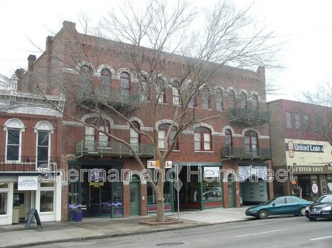 Primary Photo - 1030E Broad Street