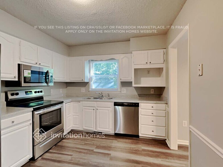 Building Photo - 413 S Toria Dr