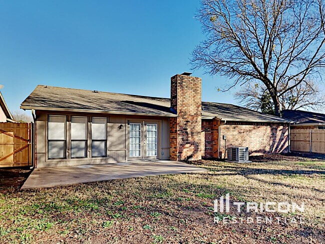 Building Photo - 2813 Whitehurst Dr
