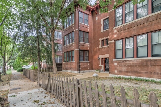 Building Photo - 1722 Waverly Pl