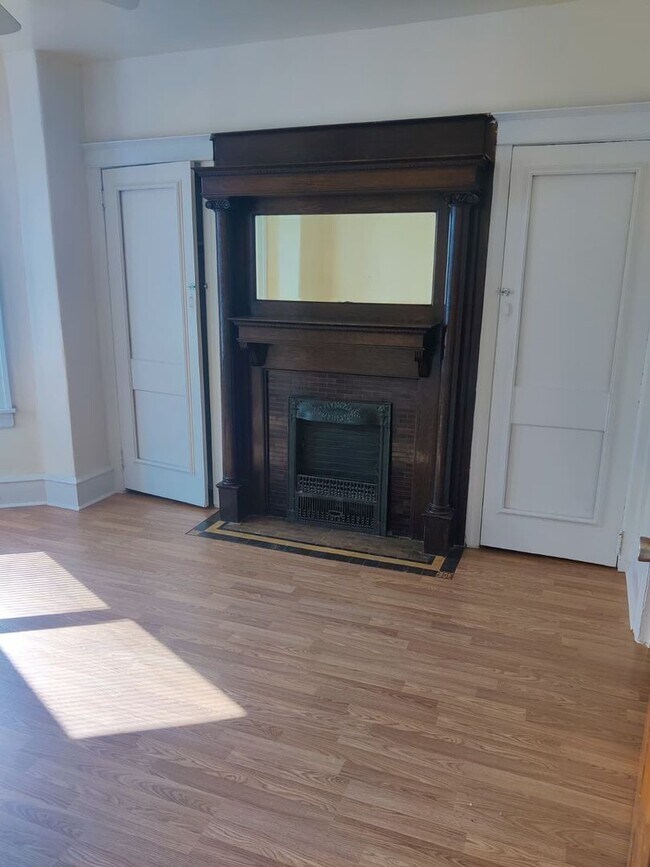 Building Photo - 232 N 59th St