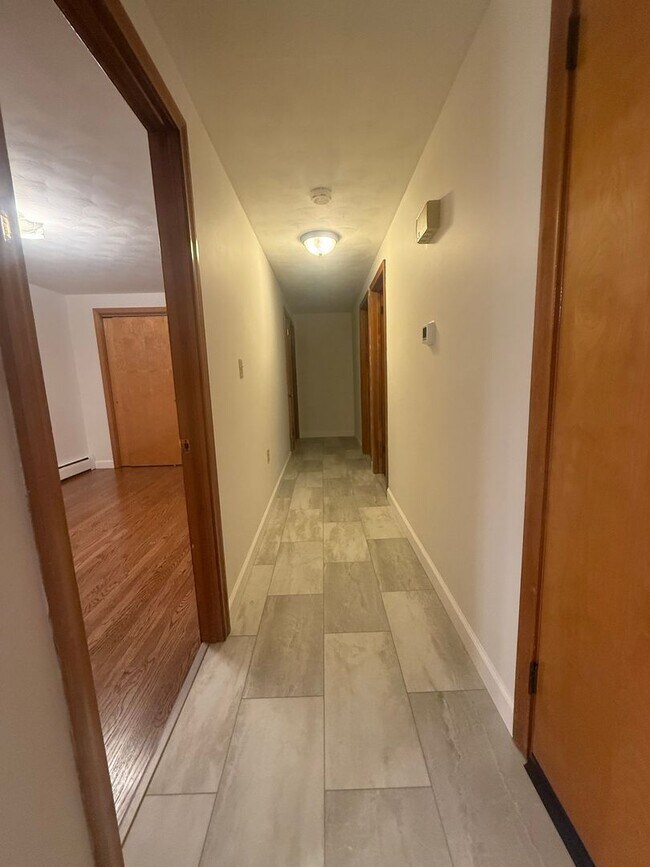 Building Photo - 250 Oakland Ave