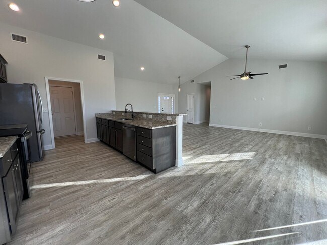 Building Photo - Conway - 3 Bedroom / 2 Bathroom House